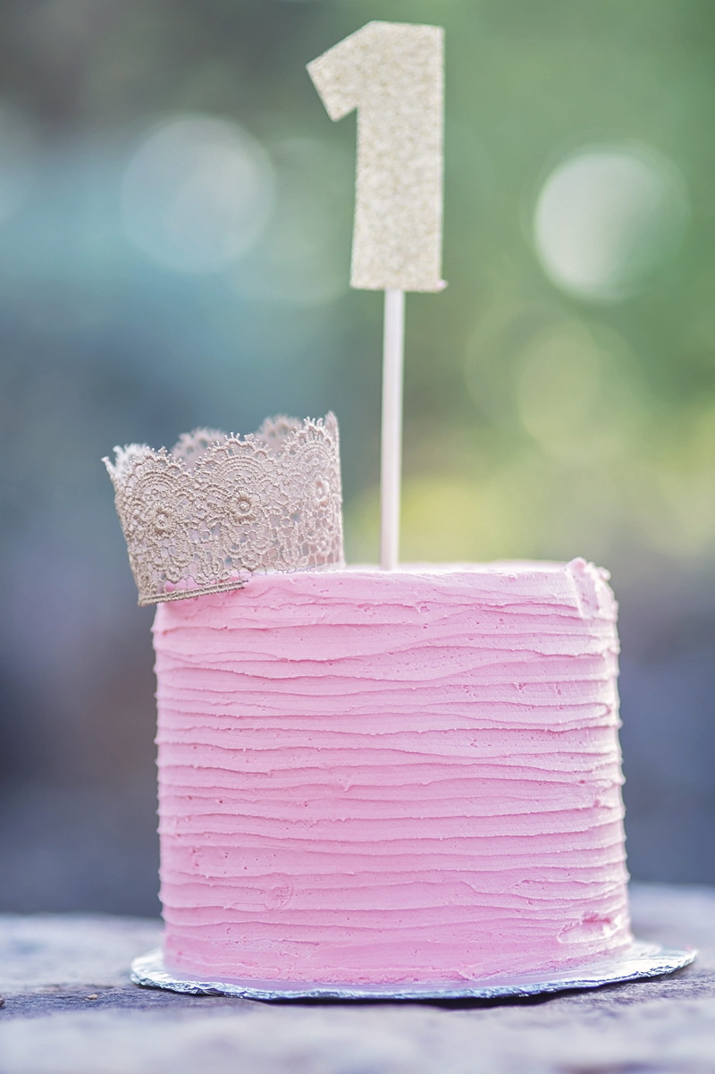 stack, food and drink, year, temptation, 2K, balloons, dessert, 1st, cake, still life, first, pink, food, freshness, wood - material, tradition, child