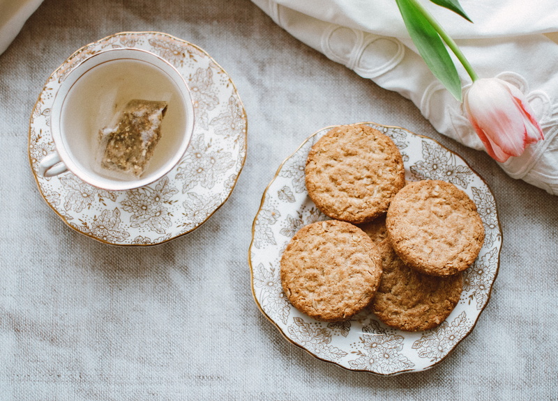 beside, bread, food photography, bowl, cookies, ready-to-eat, healthy, 5K, hot drink, teacup, cup, plate, porcelain, freshness, yummy, drink, no people