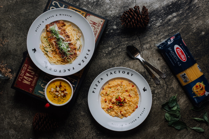 food and drink, high angle view, serving size, plate, soup, indoors, healthy eating, no people, pasta, ready-to-eat, crockery, directly above, table, still life