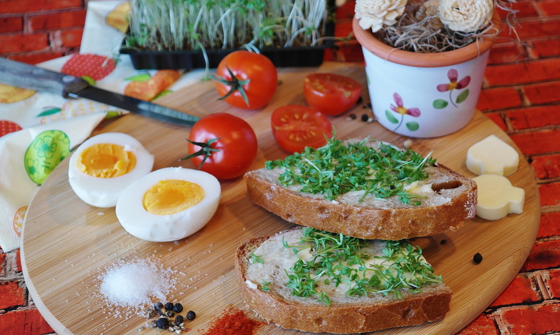 decoration, delicious, pepper, breakfast, food and drink, wellbeing, tomatoes, land love, salt, wooden board, no people, indoors, close-up, egg, freshness