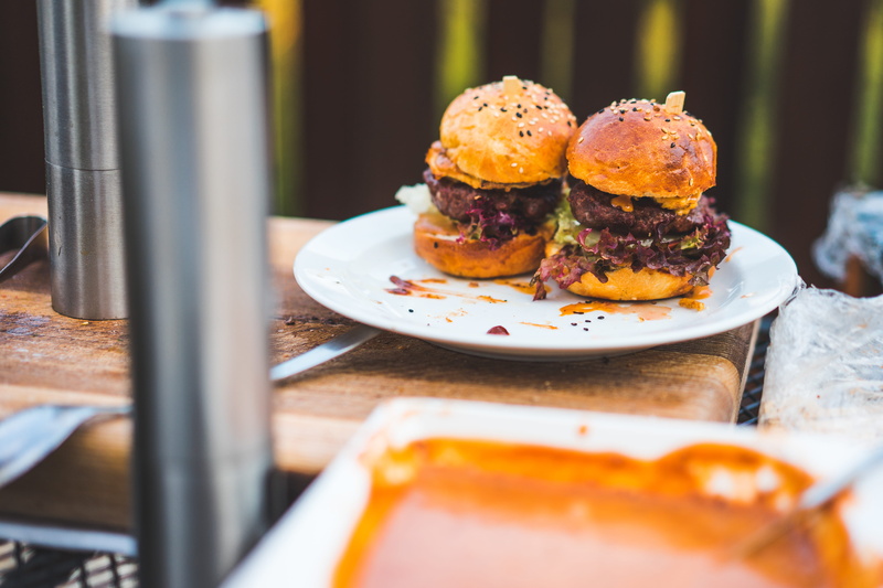 food and drink, fast food, foodie, hamburger, close-up, bacon, beef, selective focus, temptation, hungry, cooking, burger, ready-to-eat, business, preparing