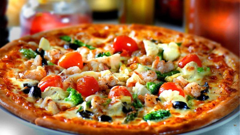 no people, ready-to-eat, freshness, mozzarella, dinner, food and drink, italian food, pie, meal, pizza, healthy eating, serving size, fast food restaurant