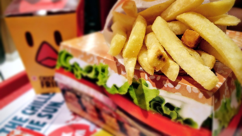 potato, food and drink, vegetable, photography, fresh food, close-up, hot dog, ready-to-eat, unhealthy eating, fry, selective focus, hamburger, burgers