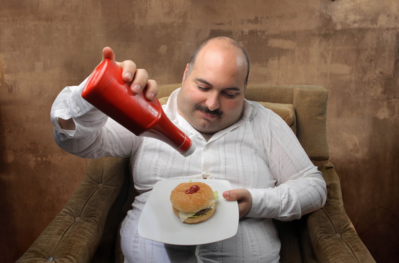 real people, drinking, front view, food And Drink, man, red, waist up, 4K, unhealthy Eating, young Adult, indoors, ketchup, only Men, stomach, one Man Only
