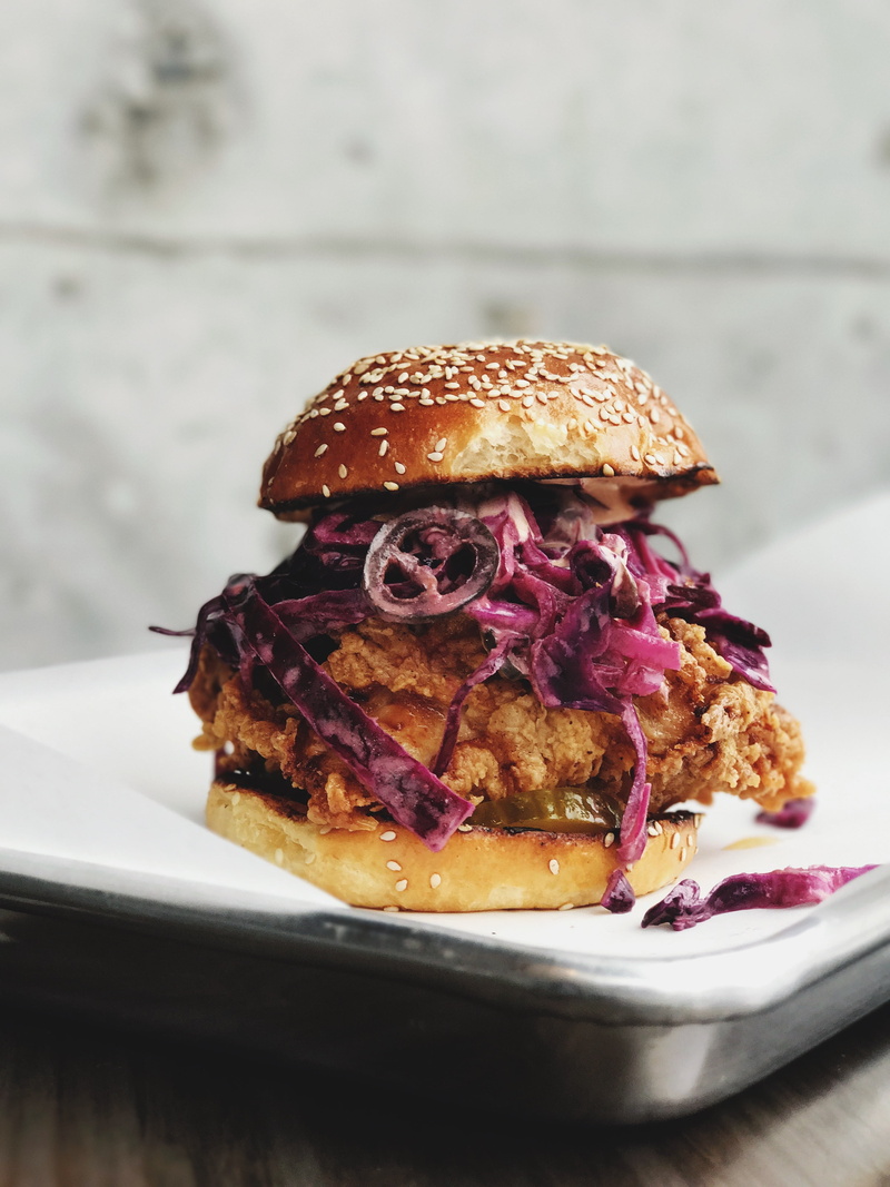 fast food, breakfast, onion, food and drink, 4K, snack, temptation, bread, ready-to-eat, table, serving size, food, purple, restaurant, ham, freshness