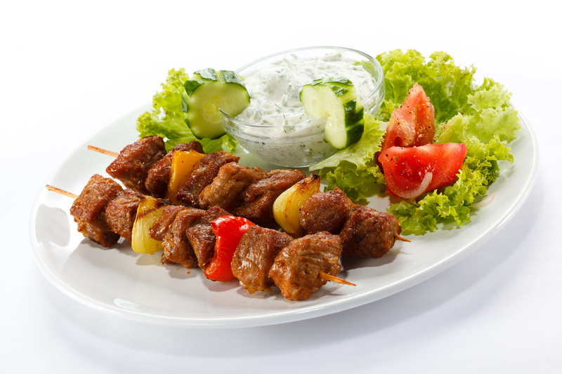 heat - Temperature, crockery, chicken Meat, still life, plate, food, restaurant, tomatoes, kebabs, spice, mayonnaise, fried, studio shot, gourmet, cucumbers