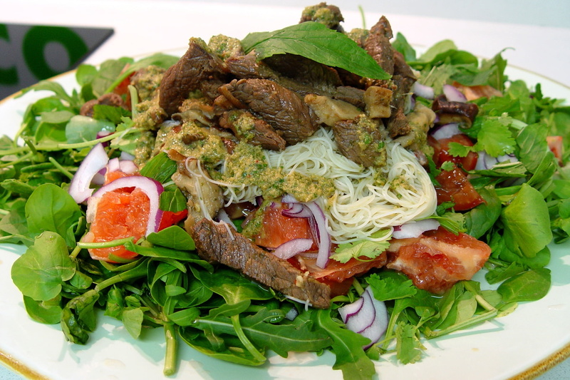 wellbeing, onion, healthy Eating, dieting, serving size, lettuce, focus on foreground, sauce, 1080P, no people, grilled, vegetable, indoors, spice, indulgence