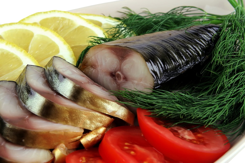 spice, slice, sea, onion, meat, lemon, rosemary, crockery, still life, herb, lunch, raw Food, food, sliced, tomato, plate, mackerel, prepared Fish, garlic