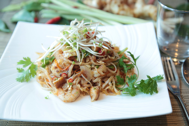 indoors, cooking, asian, focus on foreground, exotic, close-up, meal, spicy, shrimp, serving size, food and drink, dinner, plate, 5K, ready-to-eat, dish