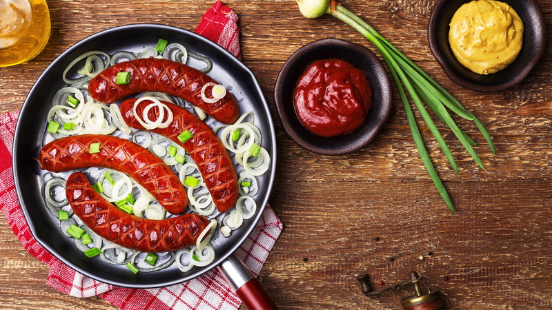 herb, 4K, indoors, food, pizza, onion, tomato, sausages, preparation, sausage, table, meat, bowl, wood - material, no people, healthy eating, kielbasa