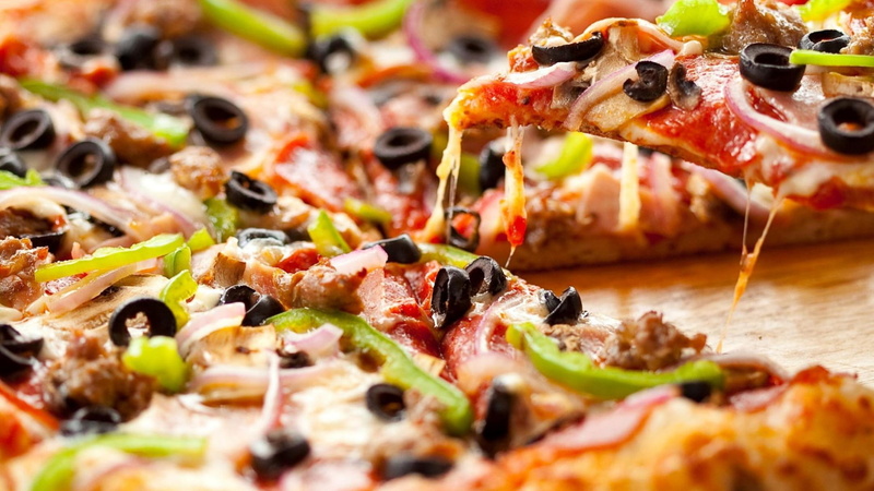 meal, 1080P, olive, sausage, pepperoni, tomato sauce, meat, pizza, no people, fruit, mushroom, dairy product, processed meat, italian food, herb, salami
