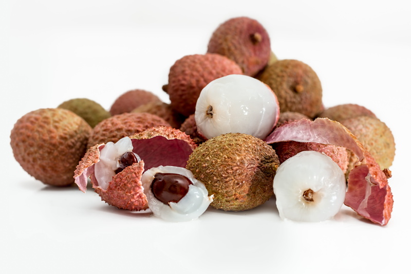 5K, fruit, juicy, healthy, indoors, nutrition, litchi chinensis, still life, ripe, close-up, sausage, brown, snack, vitamin c, exotic, litchi, medium group of objects