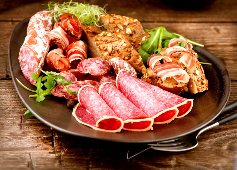 slice, rosemary, assorted, food, beef, cooked, barbecue, dark, tenderloin, red meat, fruit, bread, ham, wood - Material, vegetable, ingredient, tomato