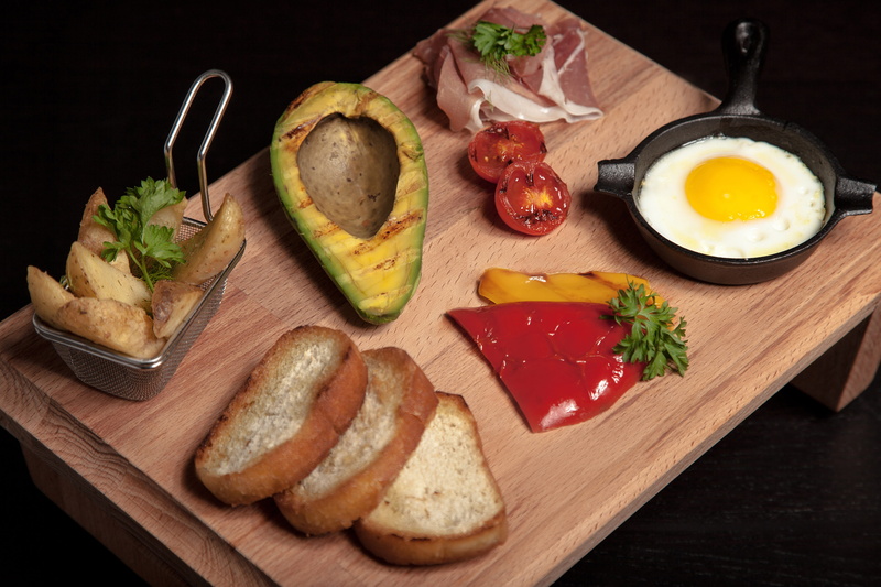 bread, slice, vegetable, sandwich, meal, food, pork, 4K, selection, toasted Bread, black background, cutting board, fried egg, healthy Eating, plate, no people