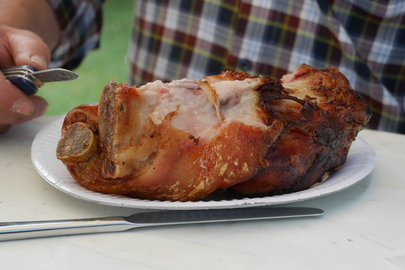 freshness, holding, substantial, haemmchen, table, 1080P, Shank, plate, hand, bacolod, Haxe, fork, temptation, Pork, chicken meat, chicken, eat, kitchen utensil