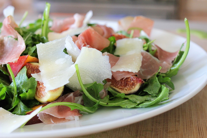 cheese, indoors, focus on foreground, 5K, ham, fruit, greek food, food, recipe, arugula, peaches, crockery, no people, processed meat, food and drink