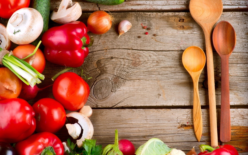 dieting, variation, tomato, three, no People, choice, onion, spoon, freshness, ingredient, raw Food, vegetable, backgrounds, vegetarian Food, table, 2K