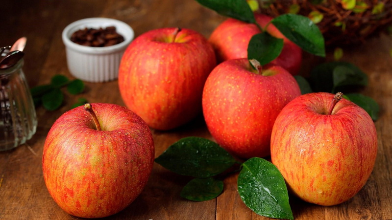 apple - fruit, fruit, superfood, still life photography, healthy eating, 1080P, wellbeing, diet food, focus on foreground, group of objects, apple, ripe