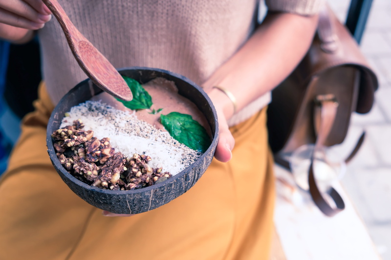 adult, healthy, bowl, 5K, gourmet, eat, vegetarian Food, fashion, black, summer, preparation, organic, food, coffee shop, holding, spoon, chocolate, dieting