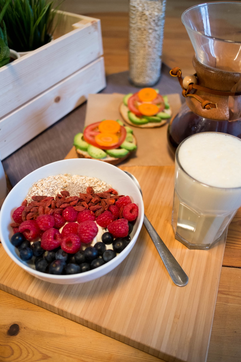 spoon, table, vegan, fruit, kitchen utensil, chemex, indoors, ready-to-eat, smoothie, eating utensil, avocado, shake, superfood, drink, bagel, food and drink