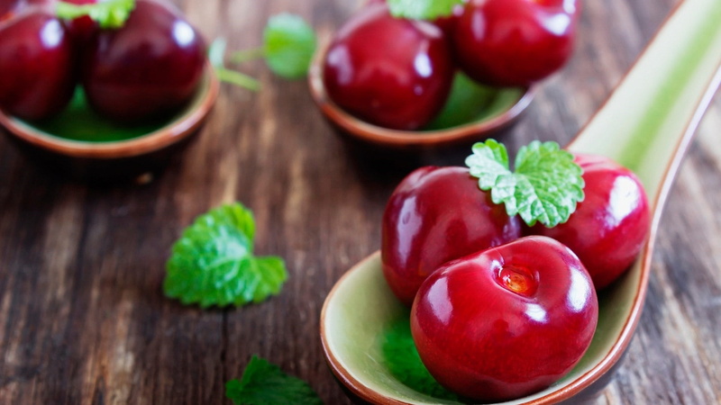 spoon, 1080P, bowl, green color, red, wood - material, plant part, superfood, wellbeing, vegetable, red fruit, close-up, food, cherry, healthy eating
