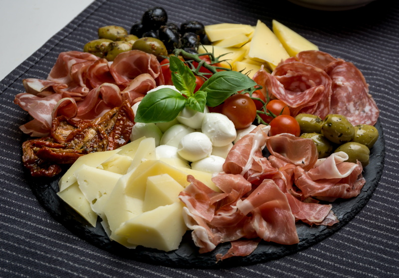 eat, fresh, no people, cheese, vegetables, high angle view, 5K, ready-to-eat, close-up, processed meat, salami, benefit from, still life, ham, antipasto
