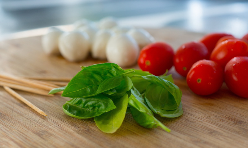 plant part, wood - material, starter, basil, freshness, kitchen, green color, olive, leaf, flavor, cuisine, healthy eating, diet, fresh, leaves, ingredient