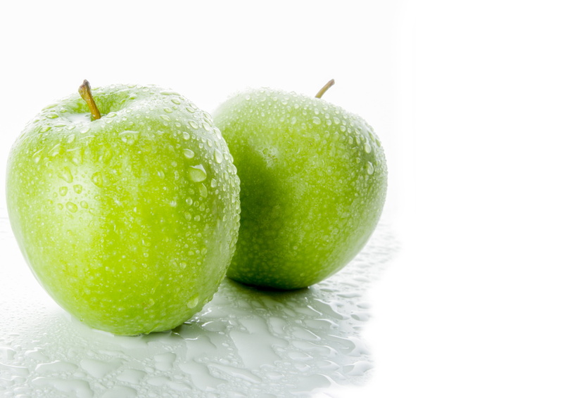 studio shot, ripe, wet, 2K, tree, food and drink, apples, frisch, green, vitamins, healthy eating, fruit, nature, two, green color, cut out, healthy diet