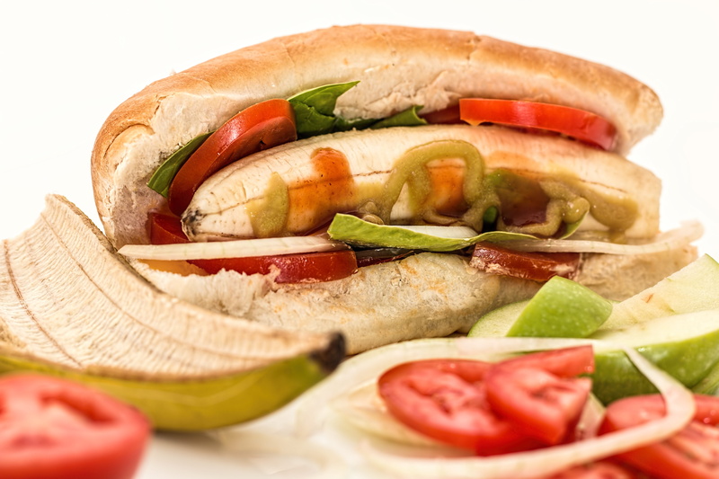 sandwich, banana, junk food, eating, hot dog, bread roll, food and drink, sliced, salad, ready-to-eat, snack, bun, fruit, pita bread, no people, calorie counting