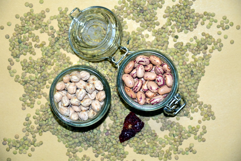 directly above, dry, dried, food and drink, healthy eating, healthy lifestyle, vegan, meatless, food, 5K, large group of objects, quail beans, container