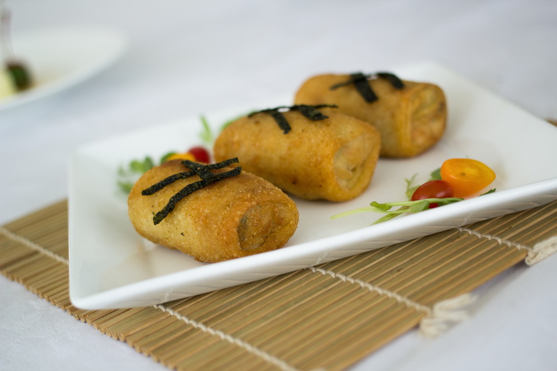 appetiser, freshness, fresh, crispy, no people, focus on foreground, appetizer, beef, dining, tray, chicken, white meat, white, ready-to-eat, roast, 5K