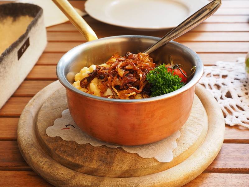 vegetable, spoon, focus on foreground, kässpätzle, bowl, delicious, food and drink, wellbeing, 4K, allgäuerisch, asian food, crockery, wood - material