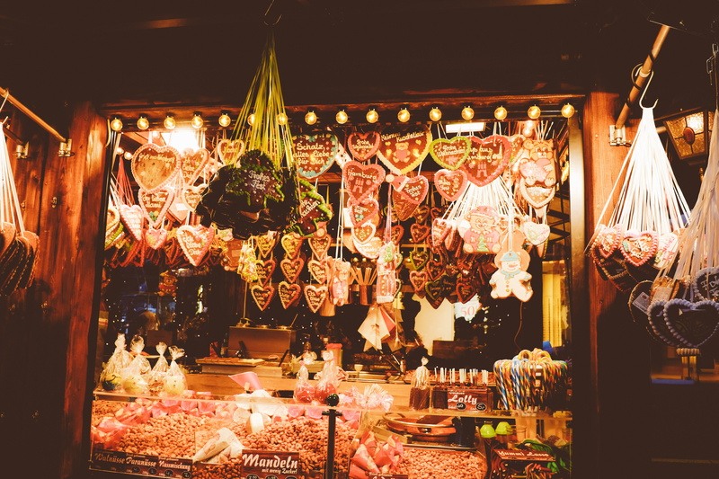 design, food and drink, sweet, hearts, illuminated, german, sweets, choice, traditional, decoration, copy, lights, market stall, night, booth, heart, candy