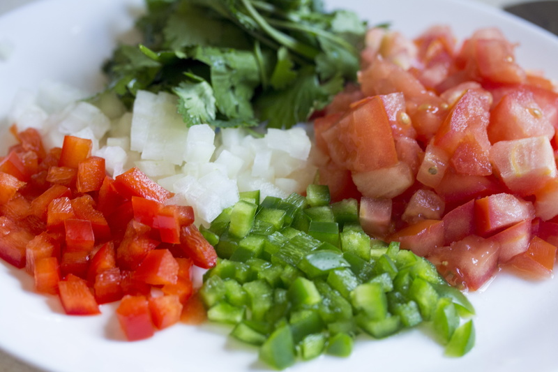 5K, vegetables, white color, indoors, ready-to-eat, appetizer, onions, pepper, chopped, no people, arugula, delicious, plate, lunch, parsley, cooking