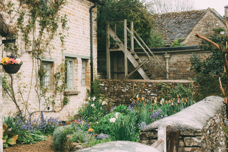 eduard militaru, day, cottage, wood - material, house, built structure, old, tree, bibury, sunlight, no people, front or back yard, plant, growth, residential district
