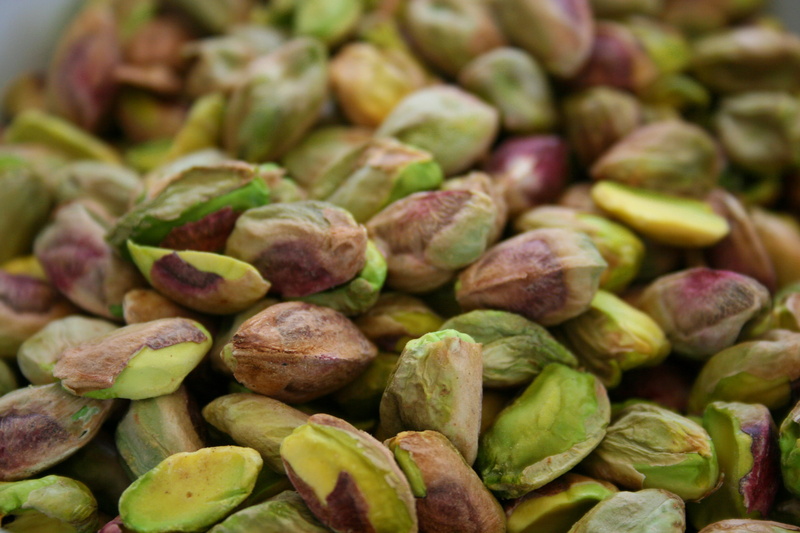 indoors, fruit, wellbeing, green, pistachioicecream, nuts, pistachios, texture, green color, full frame, 4K, pink, nut, peas, freshness, focus on foreground