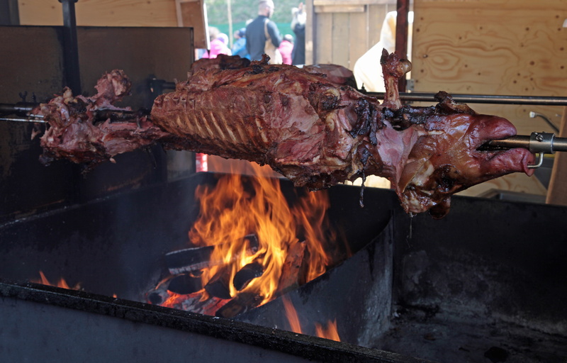nature, meat, people, fire - natural phenomenon, barbecue, food, 5K, fire, grill, spit roast, food and drink, crust roast, business, red meat, burning