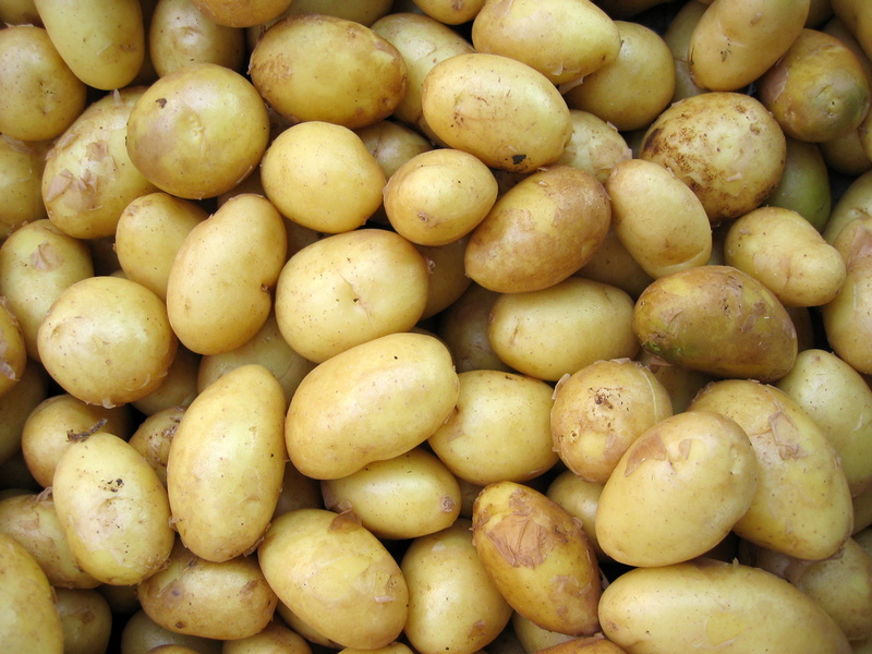 retail display, market, potato, abundance, large group of objects, 1080P, for sale, harvest, potatoes, skins, healthy eating, no people, still life, retail
