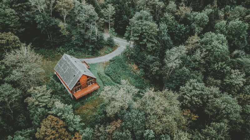 house, roof, mountain, outdoors, river, 2K, beauty In Nature, green Color, holiday, tree, middle, transportation, secluded, travel, woodland, scenics