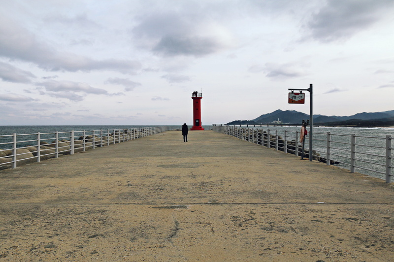 beauty in nature, beach, solo, a, a landscape, yellow sand, desktop, sea travel, outdoors, horizon over water, pier, sky, i think, scenics - nature, start screen
