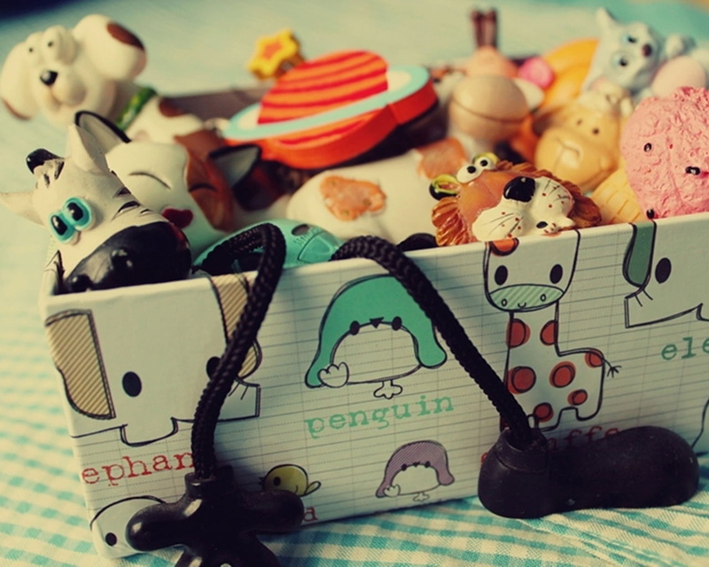 720P, backgrounds, representation, creativity, toys, close-up, large group of objects, animal, food, toy, candy, collection, holiday, dessert, boxes, text