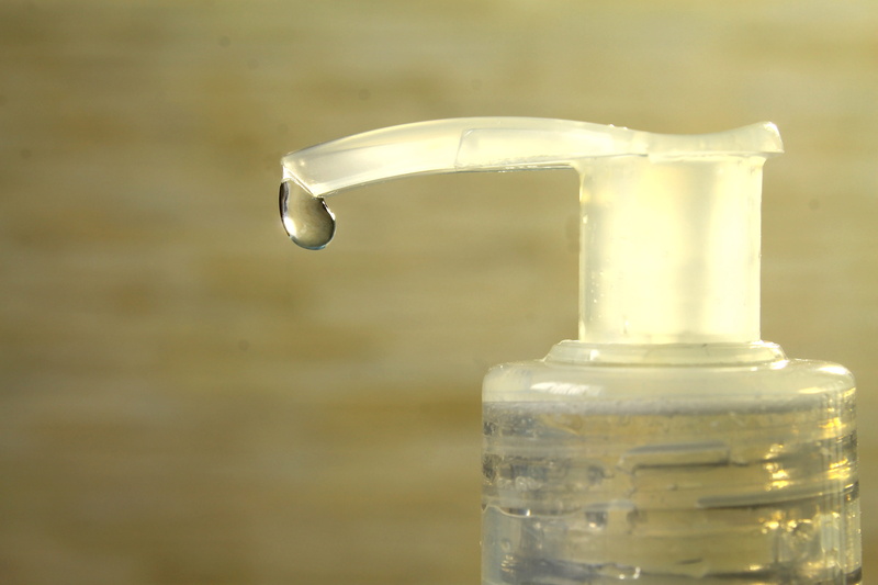 squeeze, bottle, clean, refreshment, close-up, no people, health, alcohol, water, perfume sprayer, freshness, 4K, food and drink, single object, alcohol gel
