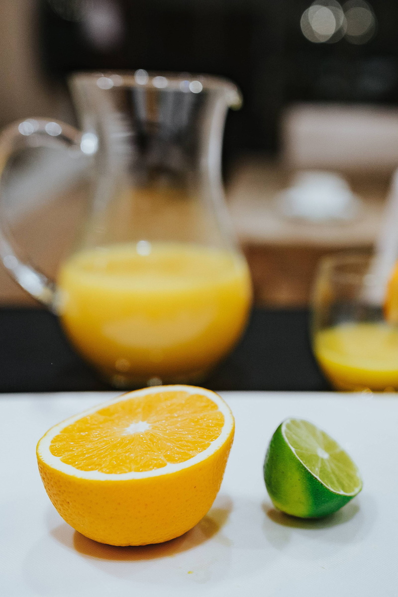 freshly, table, orange - Fruit, focus on foreground, refreshment, juice, close-up, no people, yellow, citrus Fruit, freshly squeezed, breakfast, 2K, squeezed