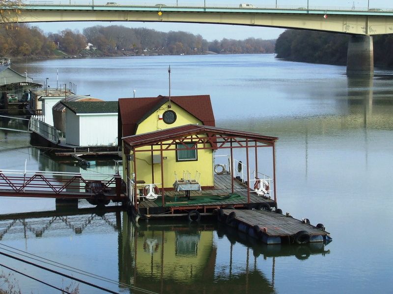 water, floating house, uptown bridge, autumn, no people, ship, tisza, plot, swimming facilities, built structure, mode of transportation, riverside, architecture