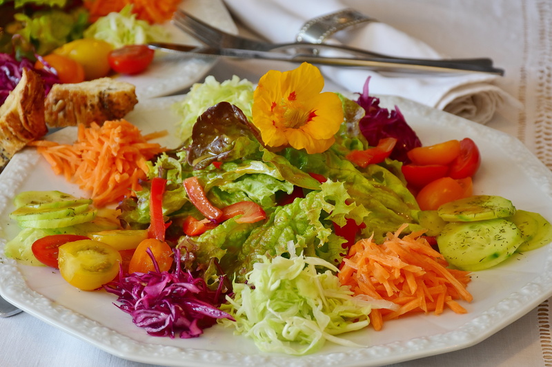 ready-to-eat, food and drink, vitamin c, delicious, do decorate, present, lettuce, cucumbers, weight-loss, vegan, close-up, appetite, wellbeing, diet, cutlery