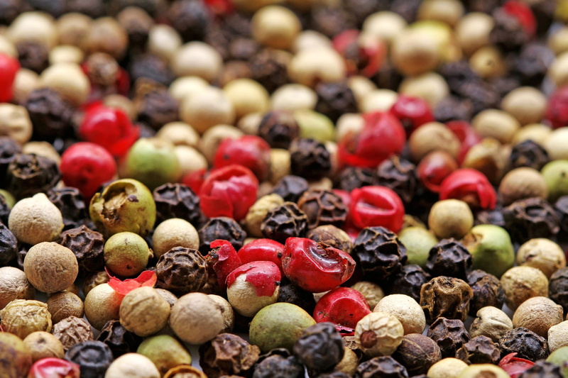 black pepper, white, multi colored, indoors, 2K, bunch, season, kitchen, red pepper, food, peppercorns, Colorful, freshness, red, snack, abundance, food and drink