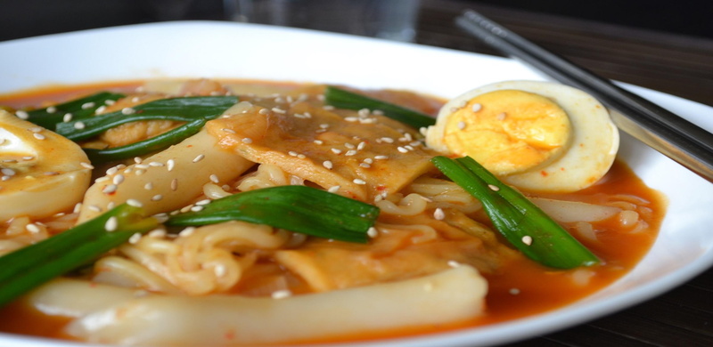 eggshardboiled, ceramic, food, rabokki, onion, 2K, abstract, white, spicy, cooked, sauce, noodles, plate, ricecakes, korean