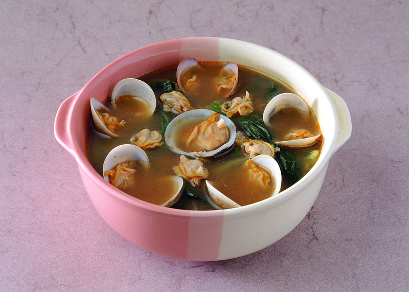no people, close-up, vegetable, food and drink, wellbeing, soup, bowl, food, stew, chinese food, asian food, oysters, vegetable soup, table, indoors, high angle view