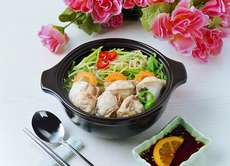 indoors, meat, soup, vegetable, backgrounds, wellbeing, directly above, studio shot, 2K, dieting, greens, freshness, noodles, japanese food, chopsticks