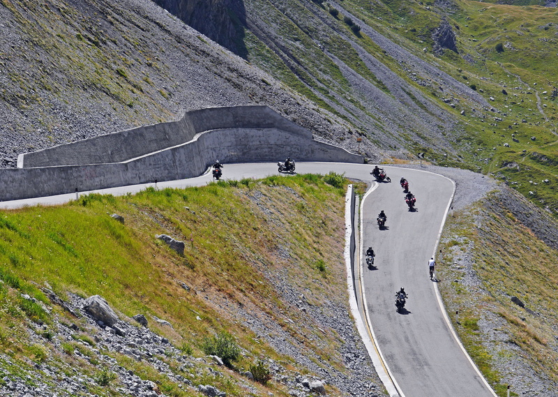 beauty in nature, mountain road, pass, cyclists, mountain pass, italia, plant, road, motorcycle, südrampe, environment, pass road, group, hiking trip, biker